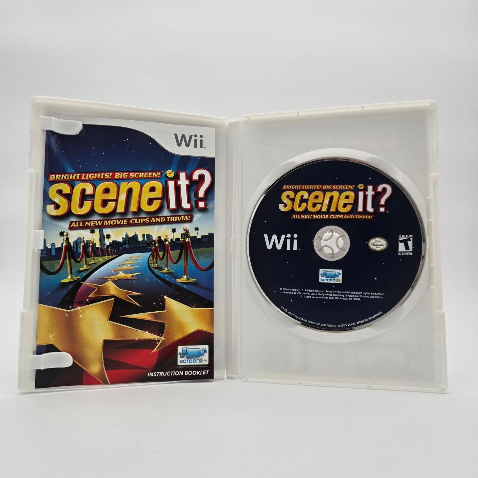 Scene It?: Bright Lights! Big Screen! (Wii) CIB Complete Authentic Tested